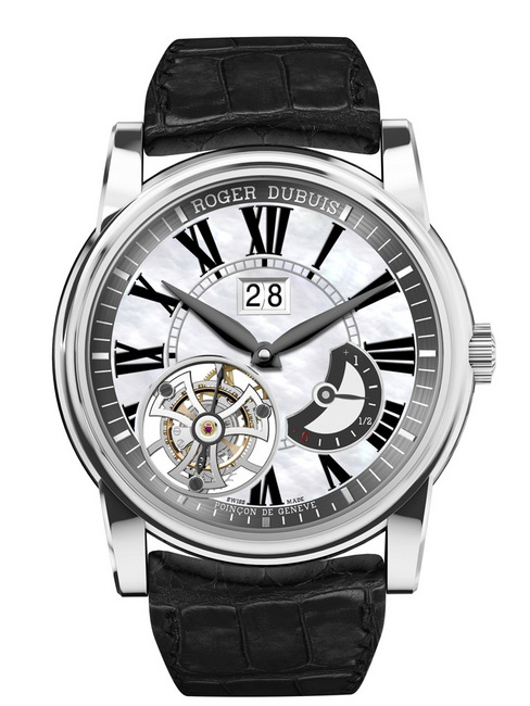 hommage飞行陀飞轮大日历手表经典的黑白配色,经典的黑白配色让人一眼