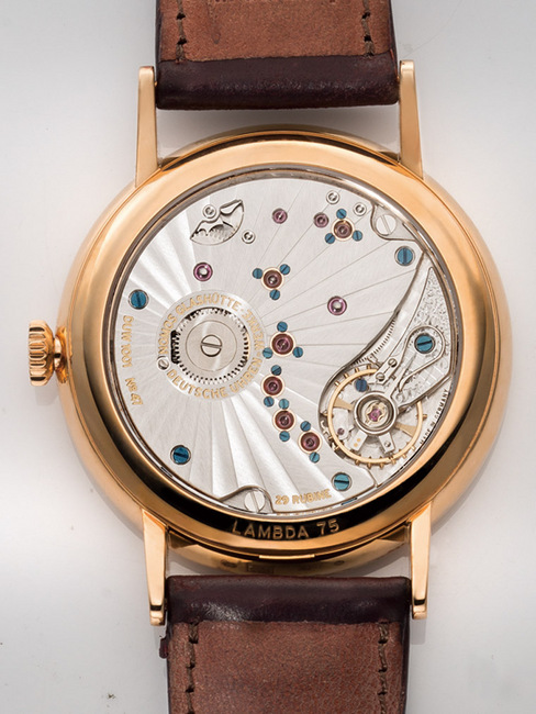 破格的跃进 NOMOS DUW 1001