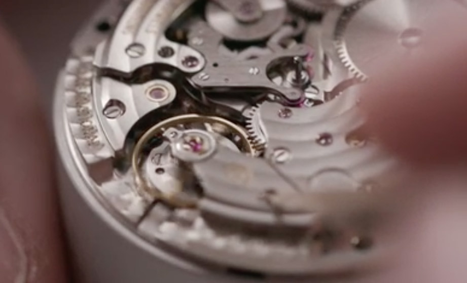 一枚机芯不只使用一种润滑剂？