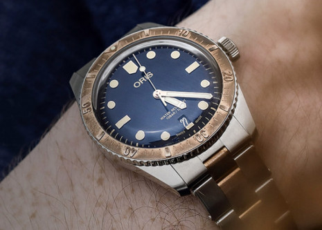 ORIS 65潛水錶不只錶殼是半銅，連錶帶也半銅化了