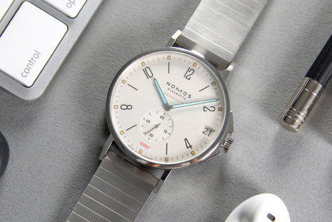 NOMOS年度必收清單！GPHG大賞認證小改款、首款42mm潛水錶、入門款首搭不鏽鋼鍊帶設計