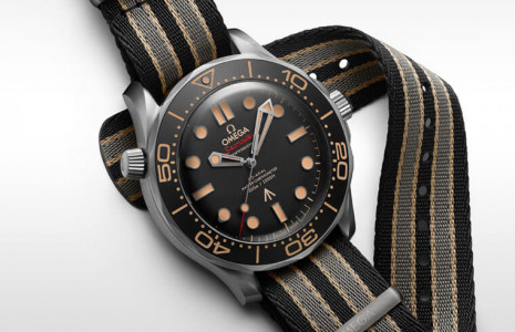 007龐德在最新一集《生死交戰》戴的歐米茄海馬潛水300米
