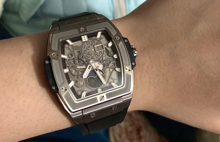 年轻表友看同学戴AP，18岁先圆梦一支HUBLOT