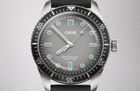 ORIS Divers 65潛水錶以漸層灰面搭綠松石色夜光詮釋清新風格
