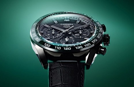 泰格豪雅以日本傳統人氣萌木色(綠色)打造限量Carrera計時碼錶