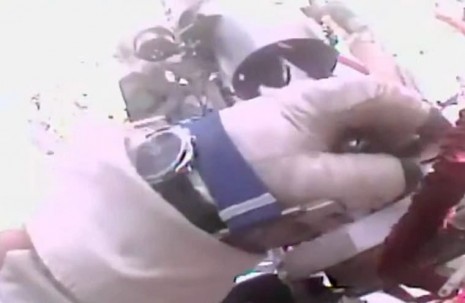 不只能潛水 太空人戴自己的沛納海手錶進行艙外活動締造一項品牌紀錄