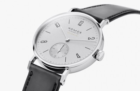 NOMOS Tangente neomatik新增「鉑金灰」色面盤設計