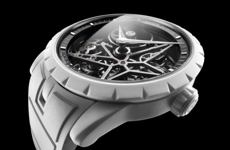 羅杰杜彼Excalibur自動錶採高科技超輕量材質塑造純白外觀 另有華麗隱藏版同步現身