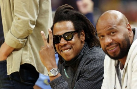 饒舌巨星Jay-Z現身NBA總冠軍賽大秀AP皇家橡樹最新夯諘