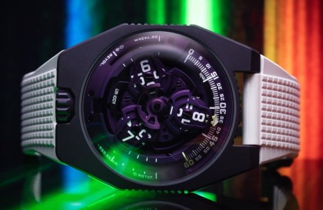 URWERK UR-100V獨家衛星時間顯示系統換上紫色詮釋神祕氣質