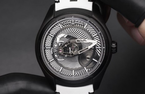 雅典錶Freak X展示行星式飛行卡羅素奧妙 面盤箭羽紋裝飾帶有特殊意義