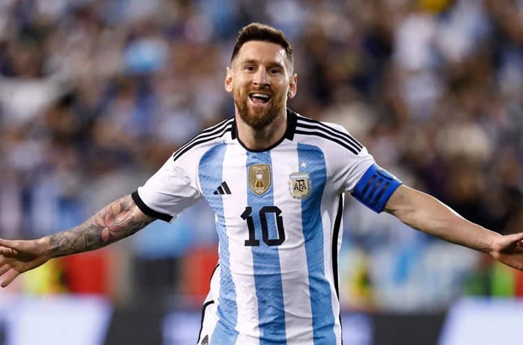 阿根廷梅西2022卡達世足賽「最後一舞」 賽前記者會愛錶亮相