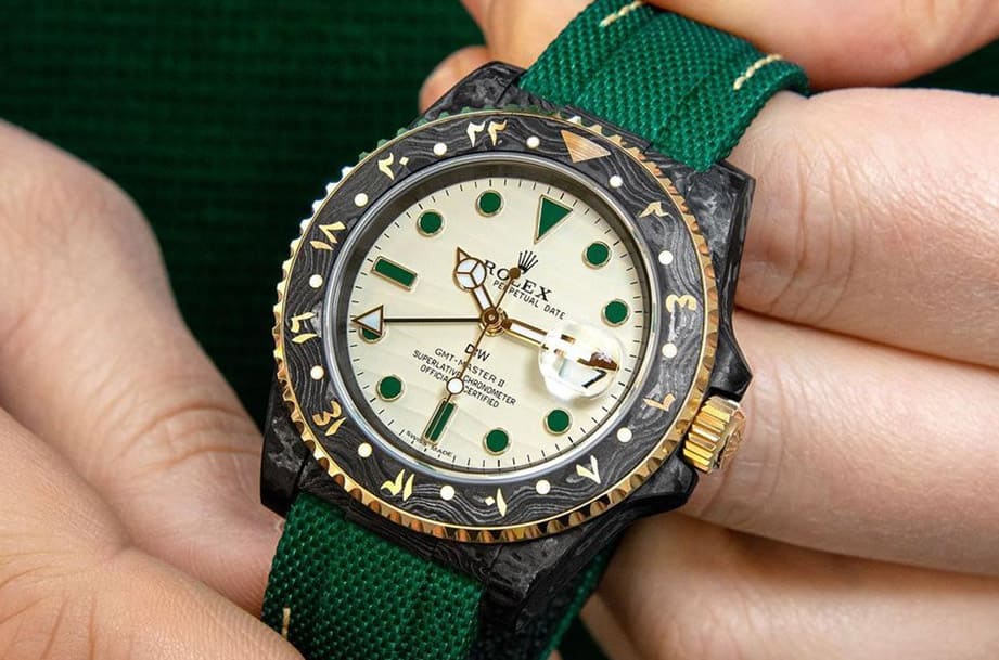 沙漠绿洲主题GMT-Master II 表圈和面盘呼应最潮金绿色