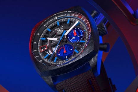 泰格豪雅經典賽車錶Monza回歸 改用碳纖維錶殼蛻變現代風格