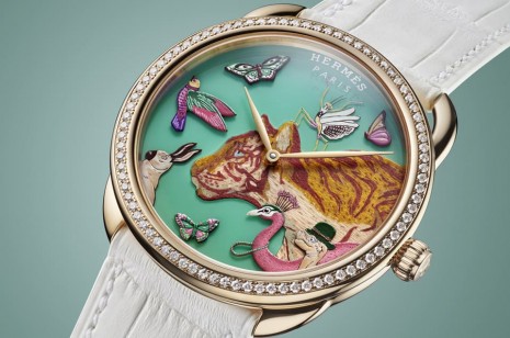 愛馬仕將「Hermès Story」絲巾圖案放上Arceau手錶面盤詮釋藝術風格