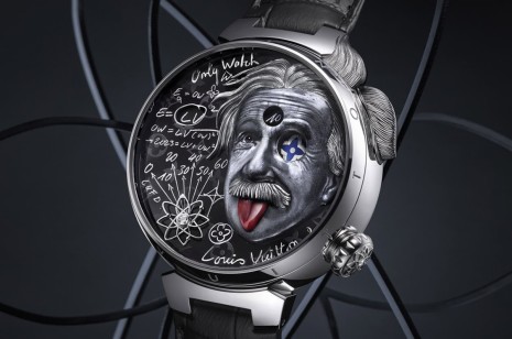 [Only Watch 2023]路易威登把爱因斯坦经典吐舌照片化为Tambour珐琅金雕动偶