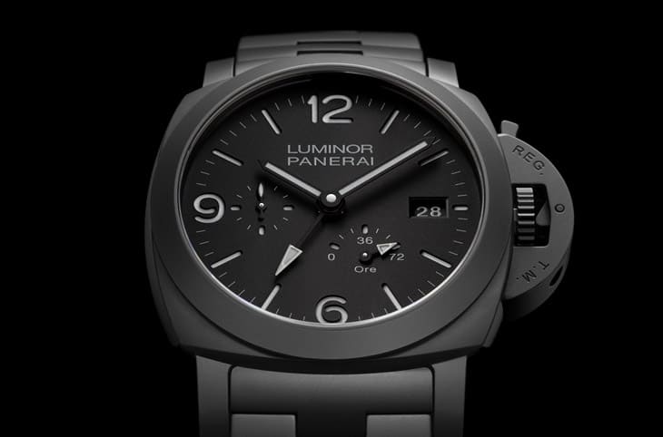 沛納海Luminor兩地時間手錶以黑色陶瓷打造錶殼、鍊帶展現純色簡練個性