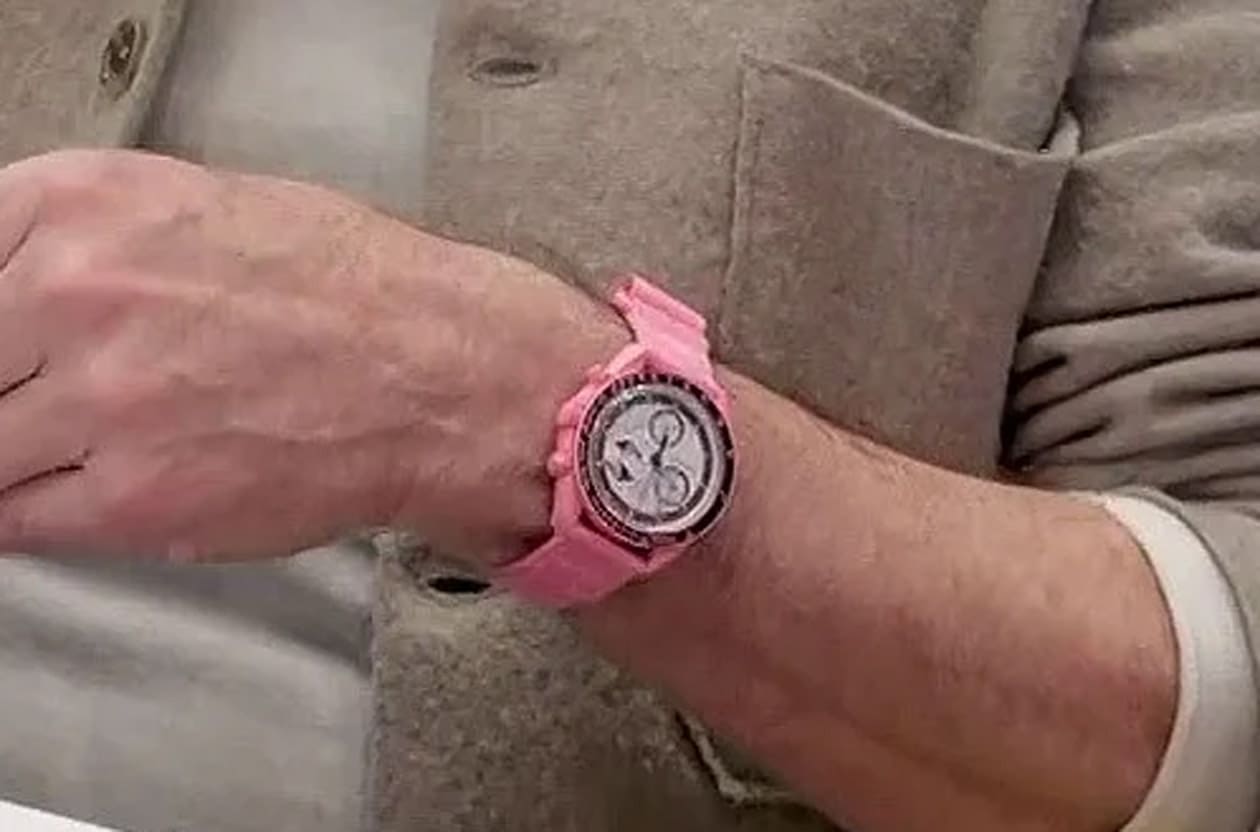 重量級人物搶先戴上粉紅MoonSwatch 還沒開賣就成焦點