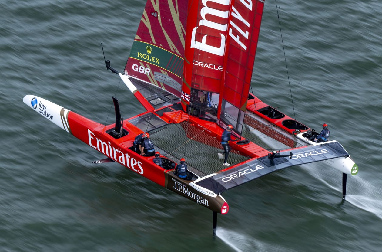 放棄F1賽車,勞力士為何「大力押注」時速100公里的SailGP水翼帆船?