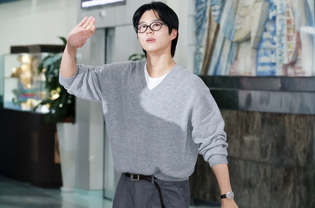 朴寶劍降臨高雄AAA！機場、典禮都戴「這一支」，歐米茄正裝錶成國民男友標配