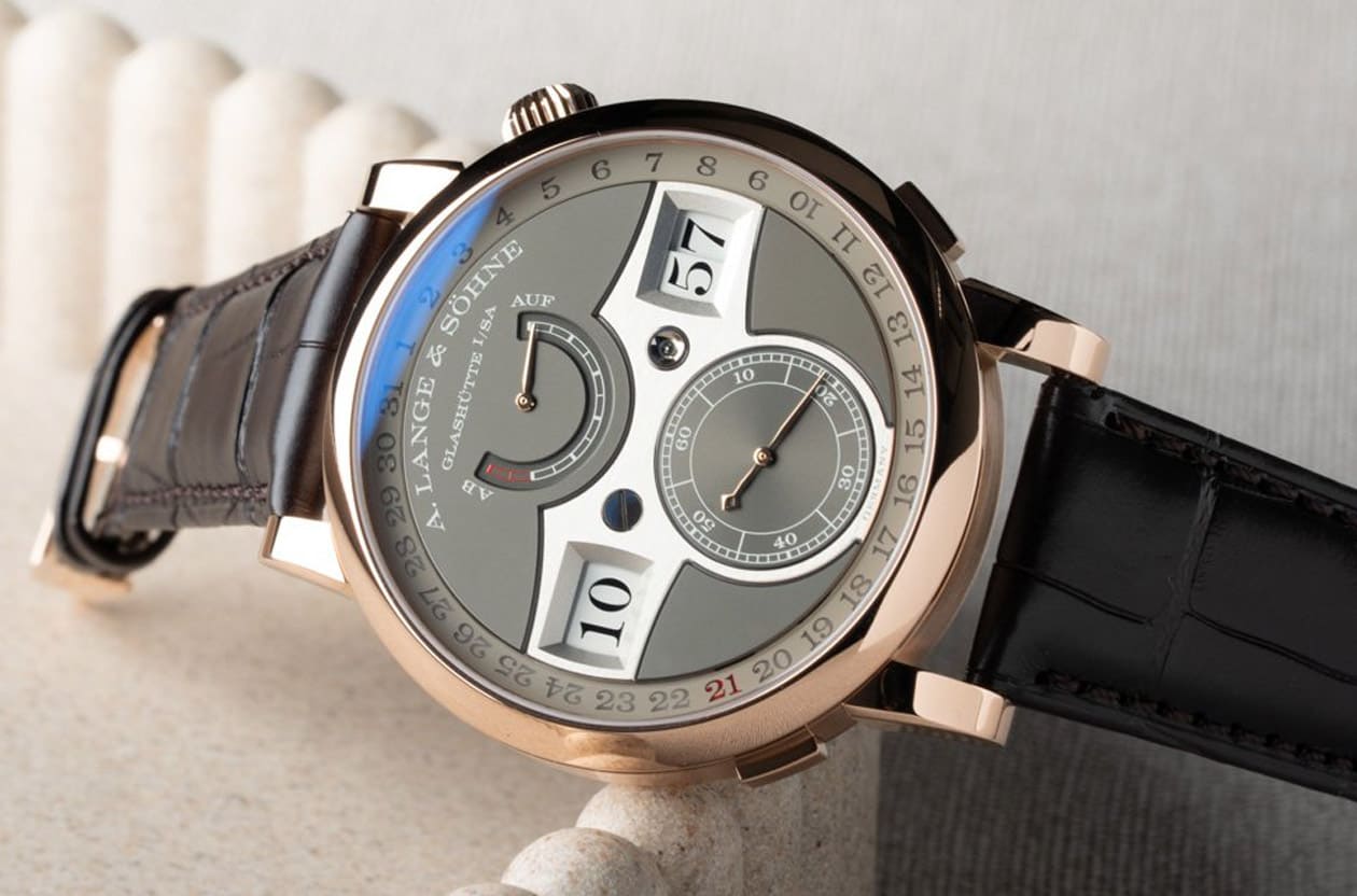 古典製錶師打造的鋼鐵人裝甲 解析朗格玫瑰金Zeitwerk Date恆定動力與跳字機制