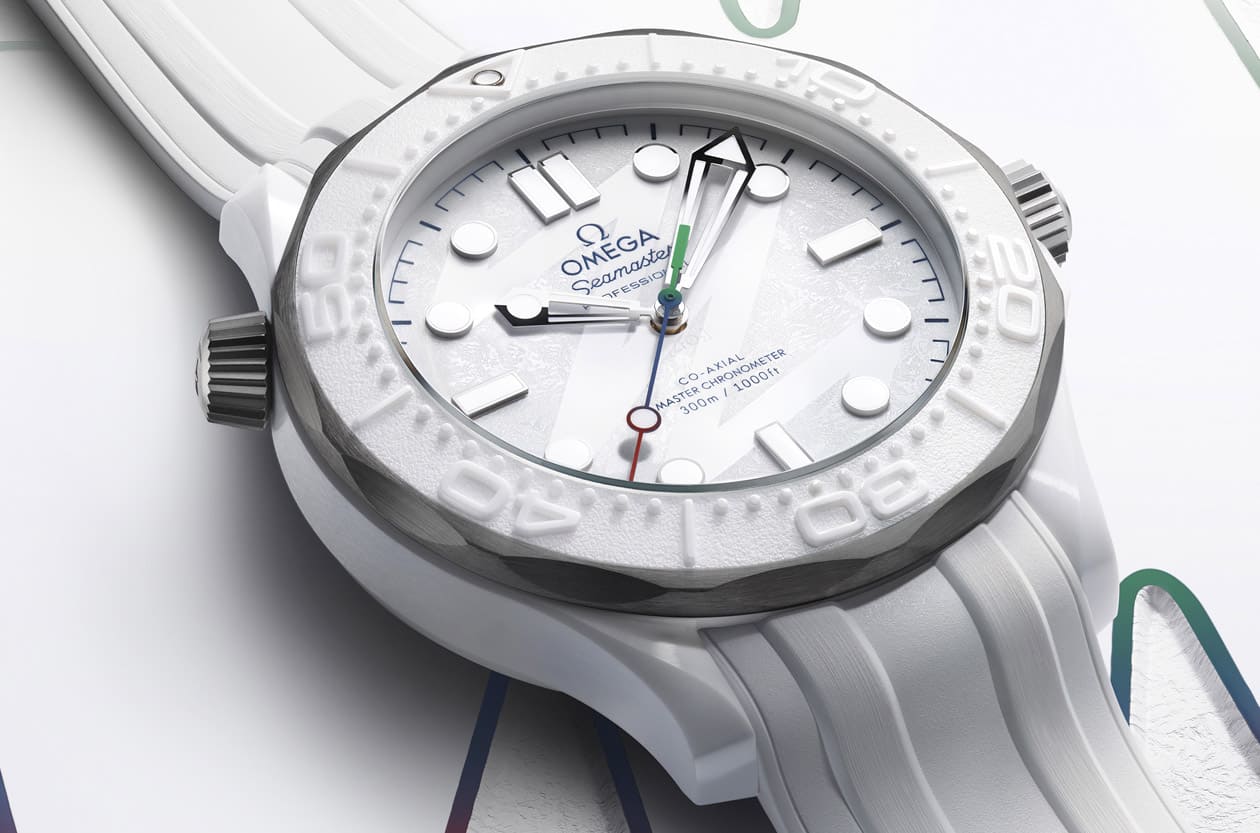 白陶瓷交織5級鈦金屬！OMEGA海馬潛水300米「2026冬奧帕運版」展現極致輕量與純粹美學