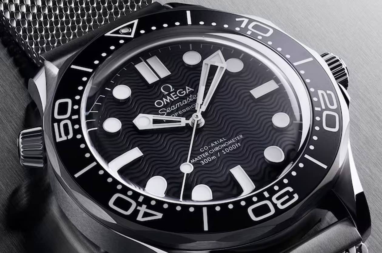 無曆潛水錶或再次成潮流？歐米茄海馬潛水300米與Planet Ocean改款透露市場方向