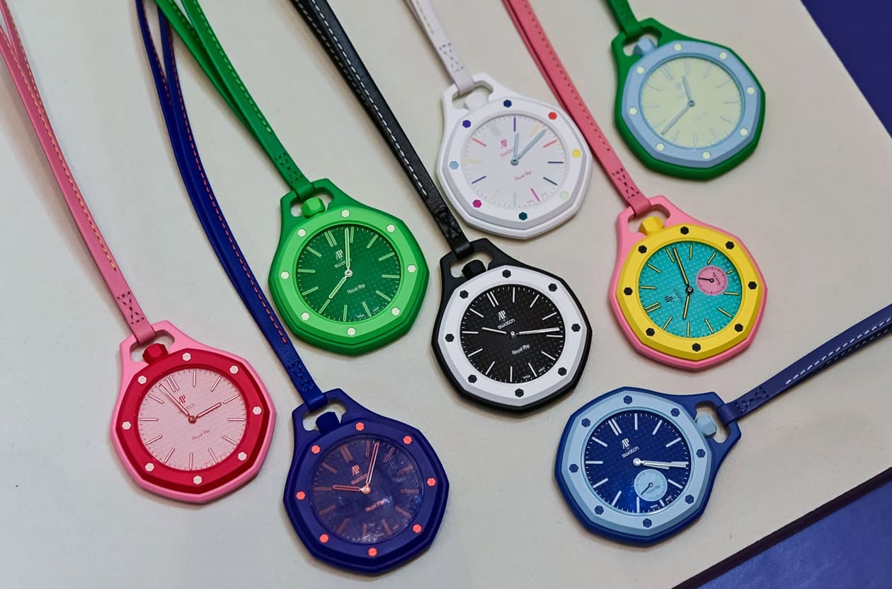 别急着被黄牛当盘子！SWATCH x AP 联名Royal Pop怀表第一波真实炒价出炉，官方破除限量谣言