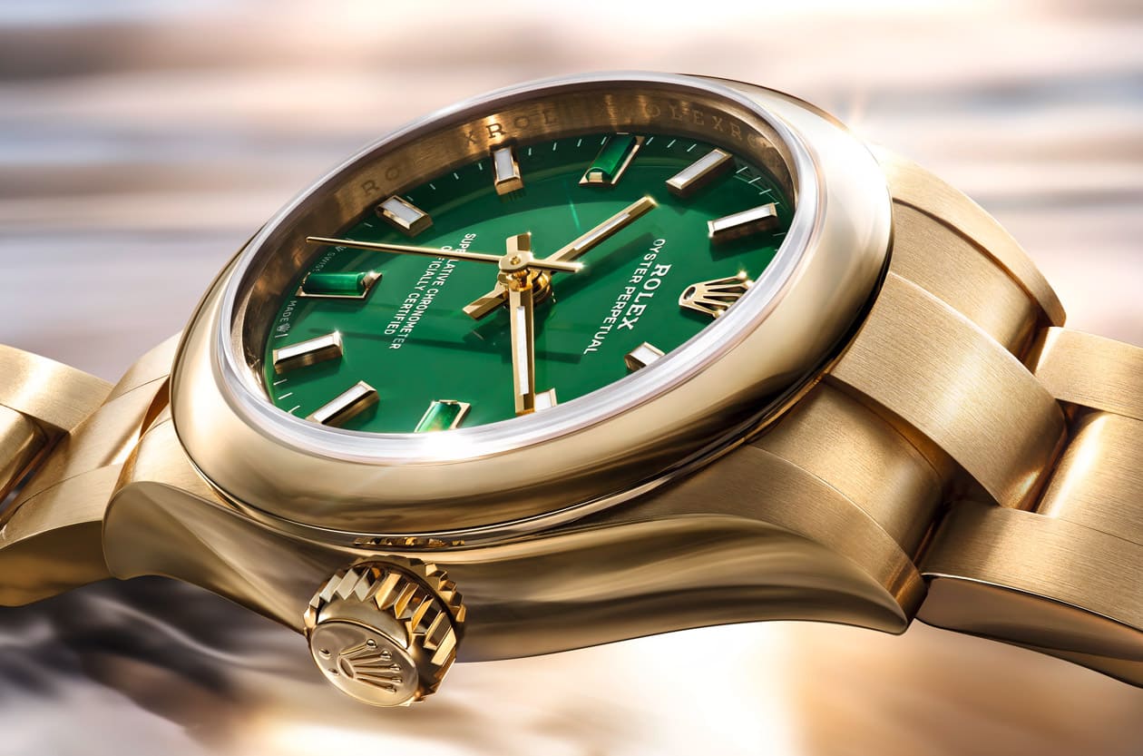誰說金錶一定土？勞力士2026新款Oyster Perpetual 28黃金磨砂配血石，示範高級的低調奢華