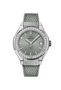 HUBLOT 宇舶 CLASSIC FUSION 系列581.NX.891G.NR.1104